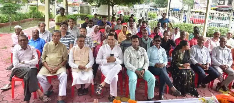 स्वच्छता के नायकों का सम्मान: विवेकानंद पार्क में ‘मन की बात’ संग सफाई योद्धाओं को सलामी