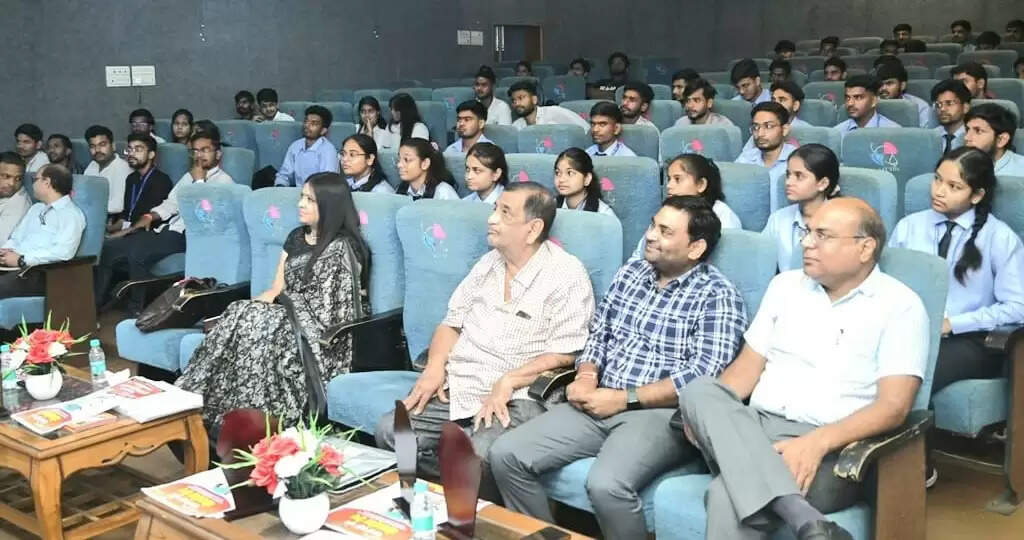 गुणवत्तापूर्ण दवाओं की उपलब्धता और मूल्य नियंत्रण पर ग्वालियर में जागरूकता सेमिनार आयोजित